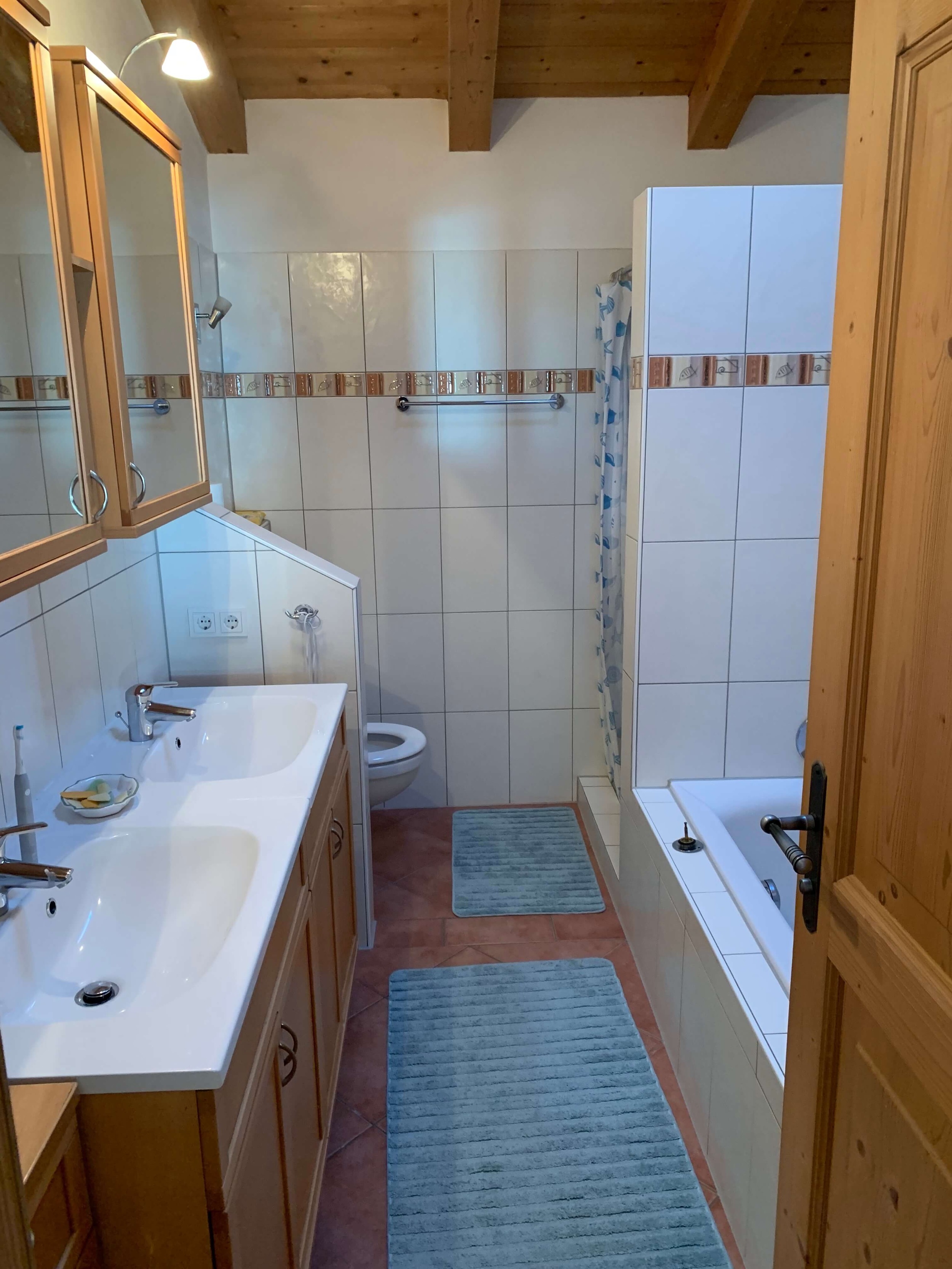 Badezimmer-Ferienhaus-Aurach-Kaiserblick-11