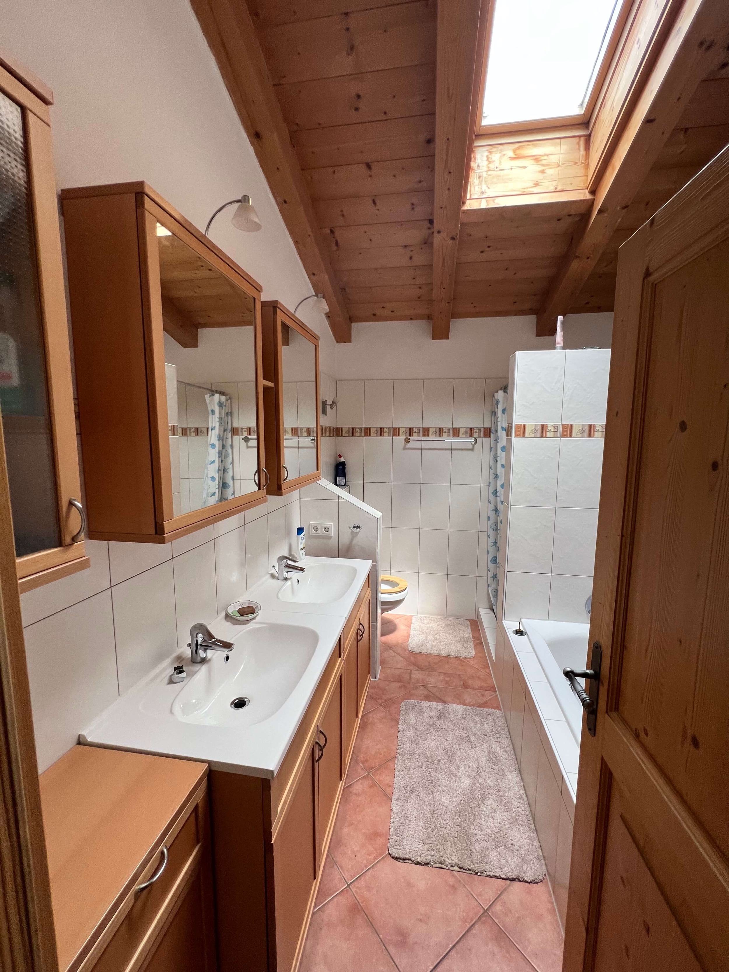 Badezimmer-Ferienhaus-Aurach-Kaiserblick-128