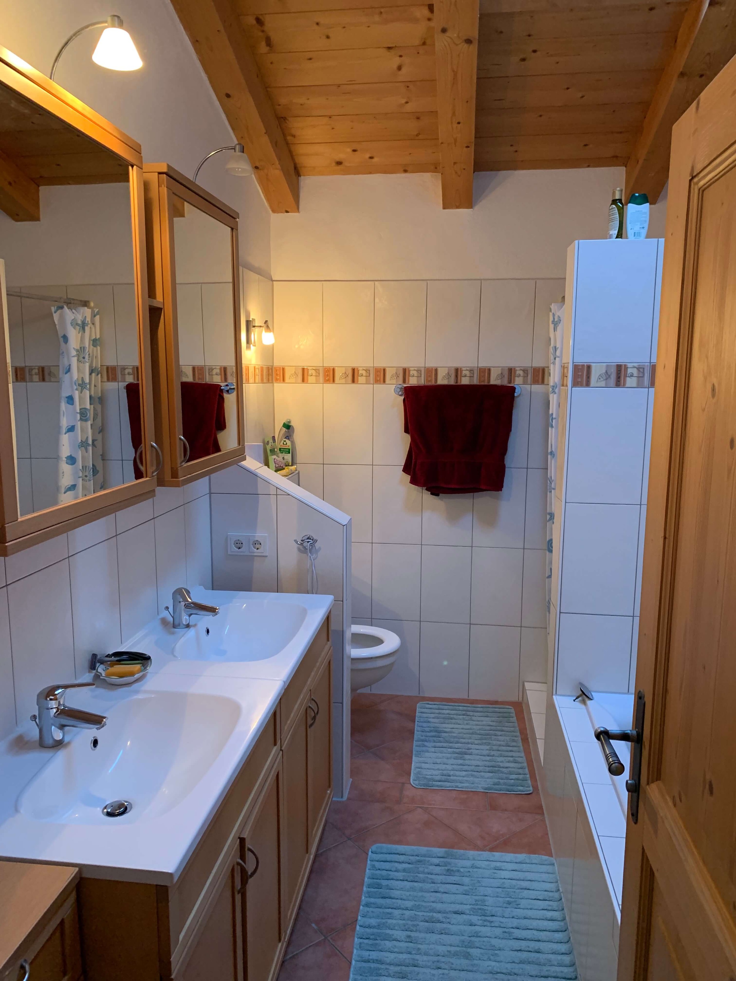 Badezimmer-Ferienhaus-Aurach-Kaiserblick-240